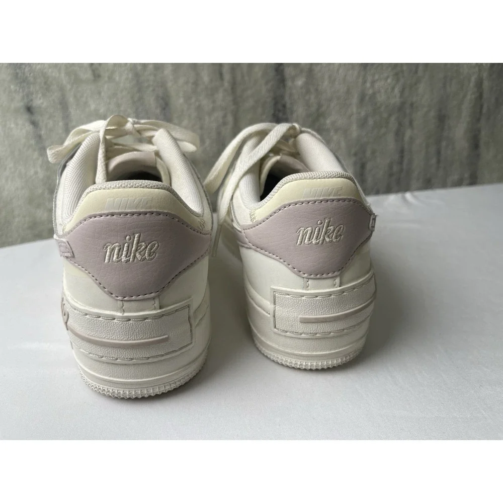 Nike Air Force 1 Womens 7.5 White/ Lilac Trim Leather Sneakers